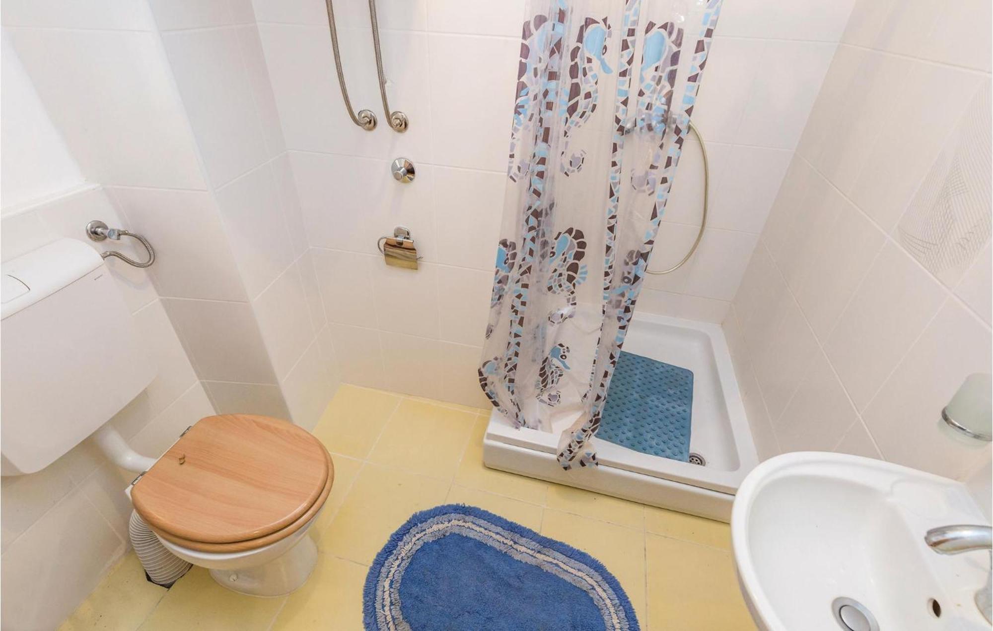 1 Bedroom Nice Apartment In Senj 센 외부 사진