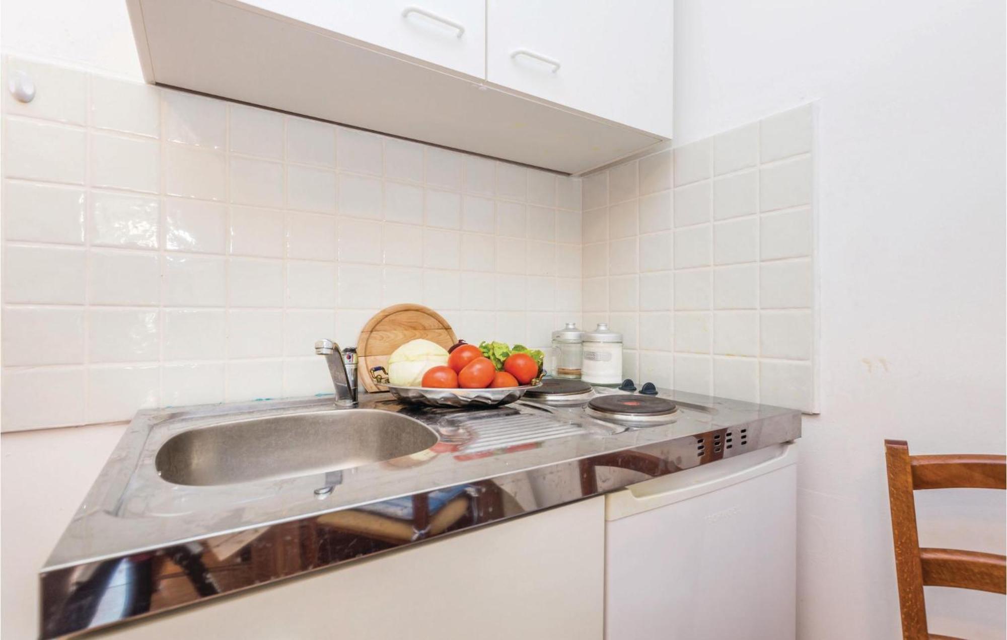 1 Bedroom Nice Apartment In Senj 센 외부 사진