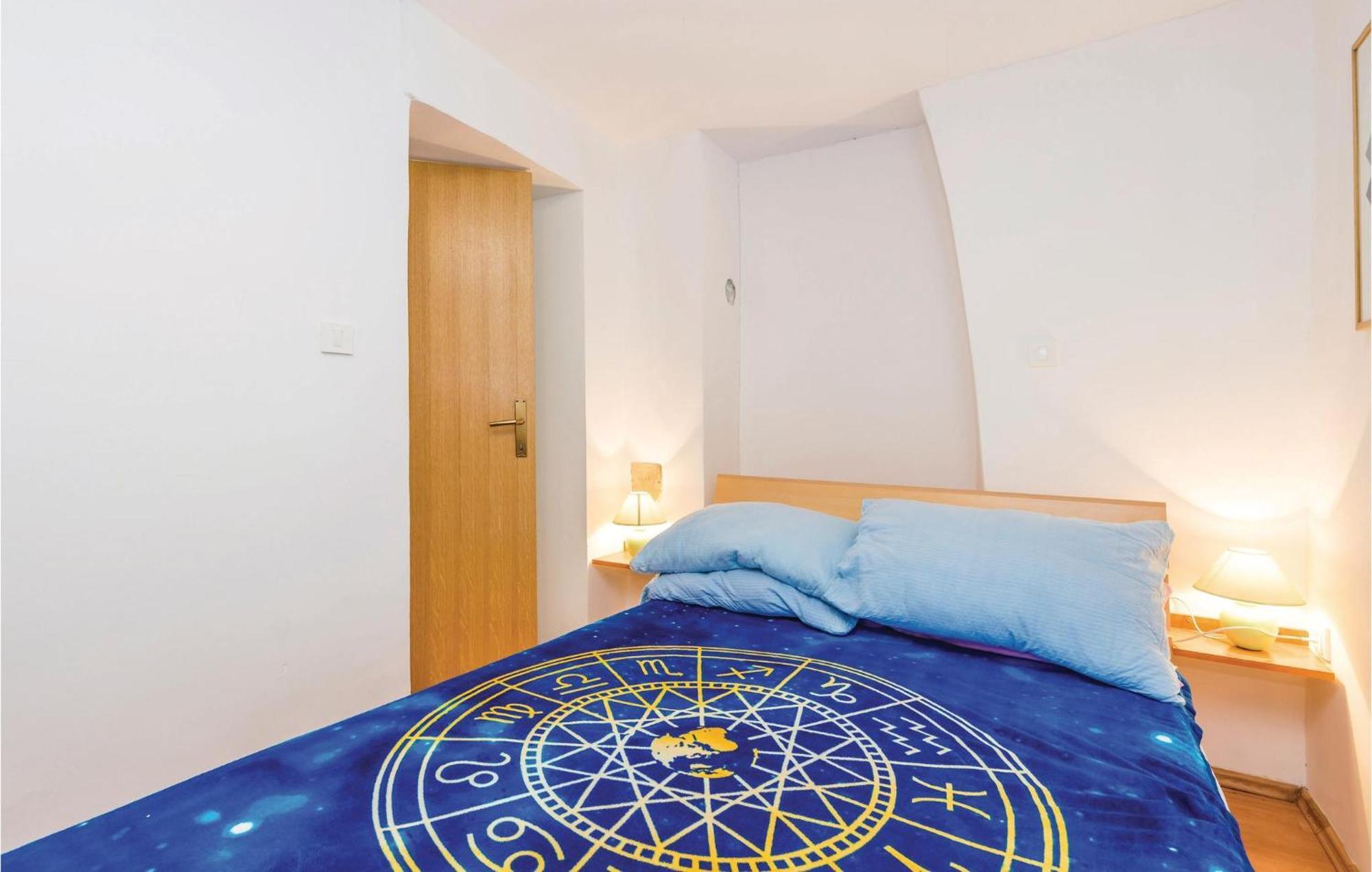 1 Bedroom Nice Apartment In Senj 센 외부 사진